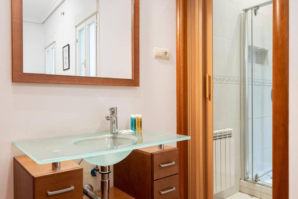 Flat In Barrio De Las Letras / Cervantes20 Мадрид Экстерьер фото